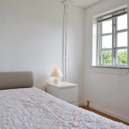 Three-bedroom Holiday In Hyllinge בית נופש