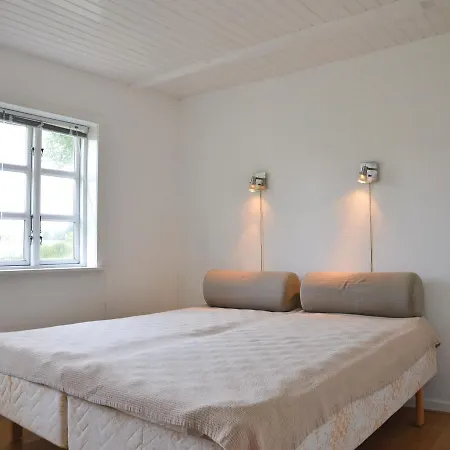 בית נופש Three-bedroom Holiday In Hyllinge